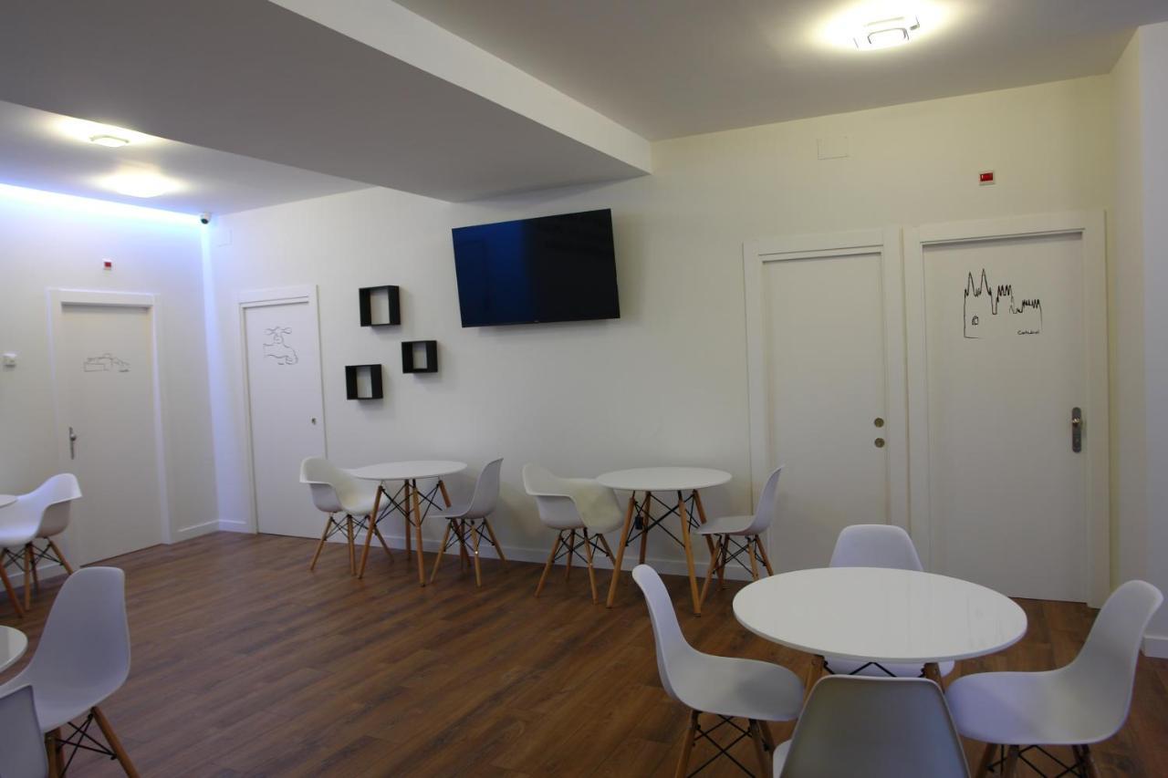 Hostel Trovadores Burgo Eksteriør billede